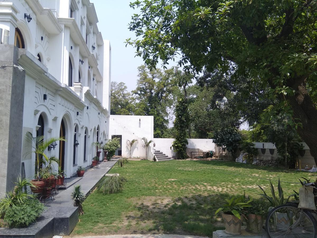 Hotel Kings Retreat Patiāla Екстериор снимка
