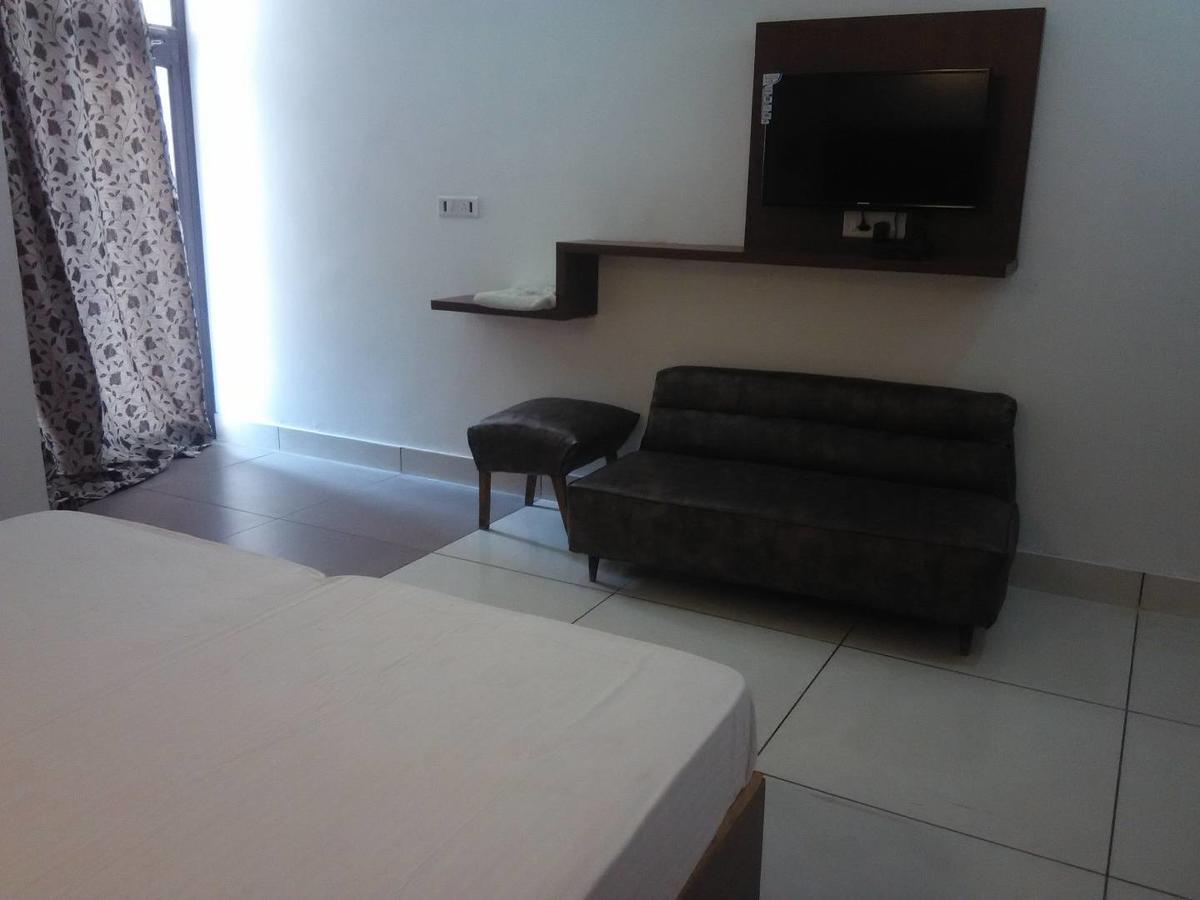 Hotel Kings Retreat Patiāla Екстериор снимка